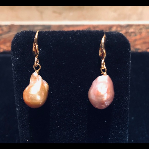 Beautiful Baroque Pink Pearl Earrings - Picture 4 of 4
